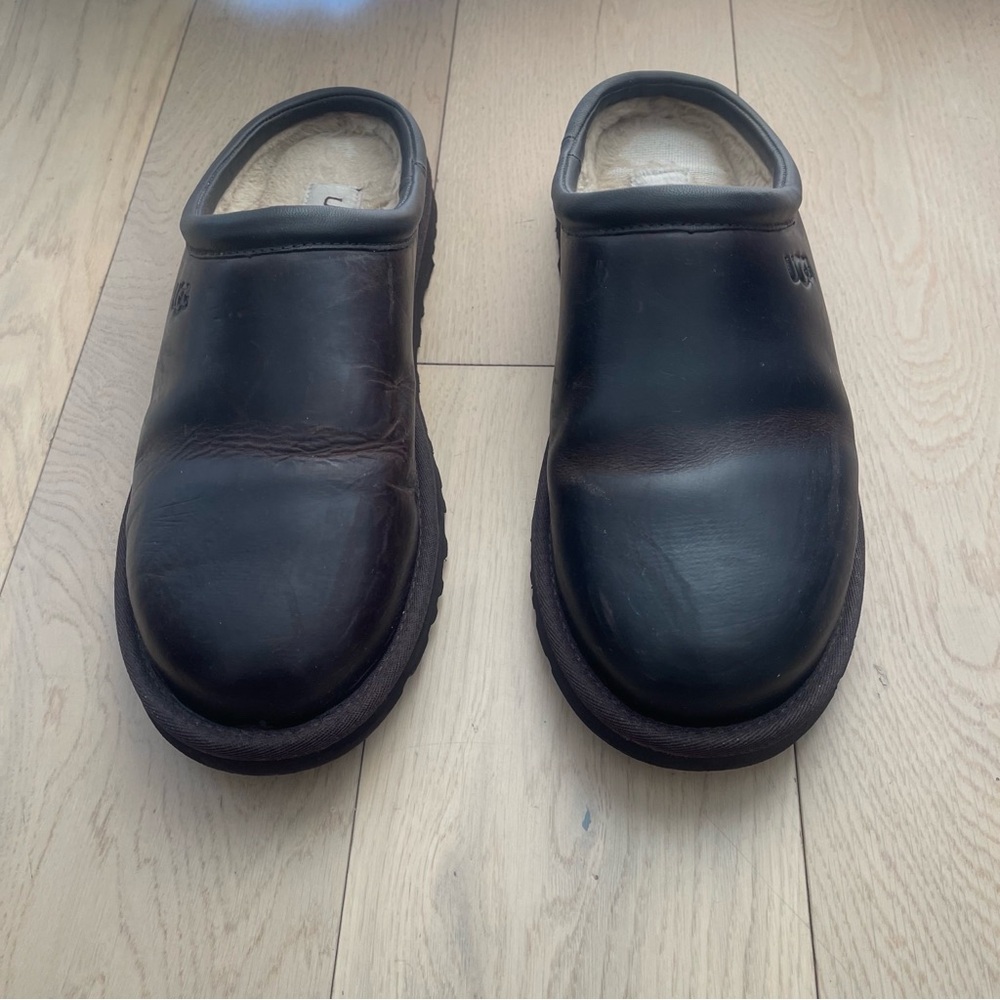 UGG - Picture 3 of 8